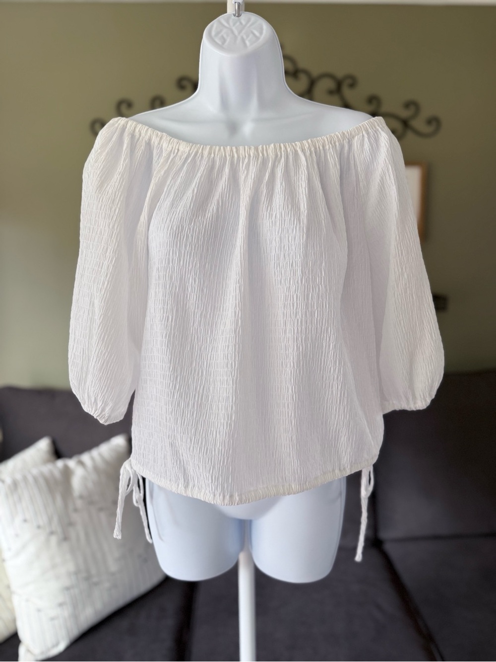 sofia by sofia vergara White Off-Shoulder Textured Peasant Top